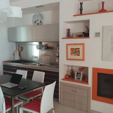 Appartamento In Centro Vicino Al Mare 公寓 *